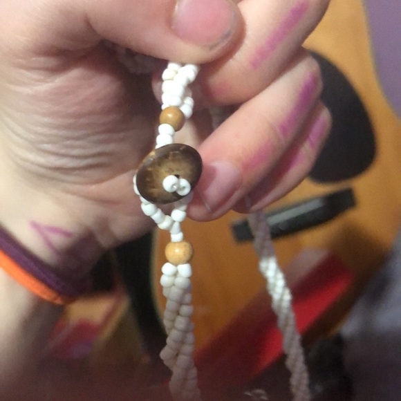 Vintage White Beaded Necklace - Picture 3 of 4